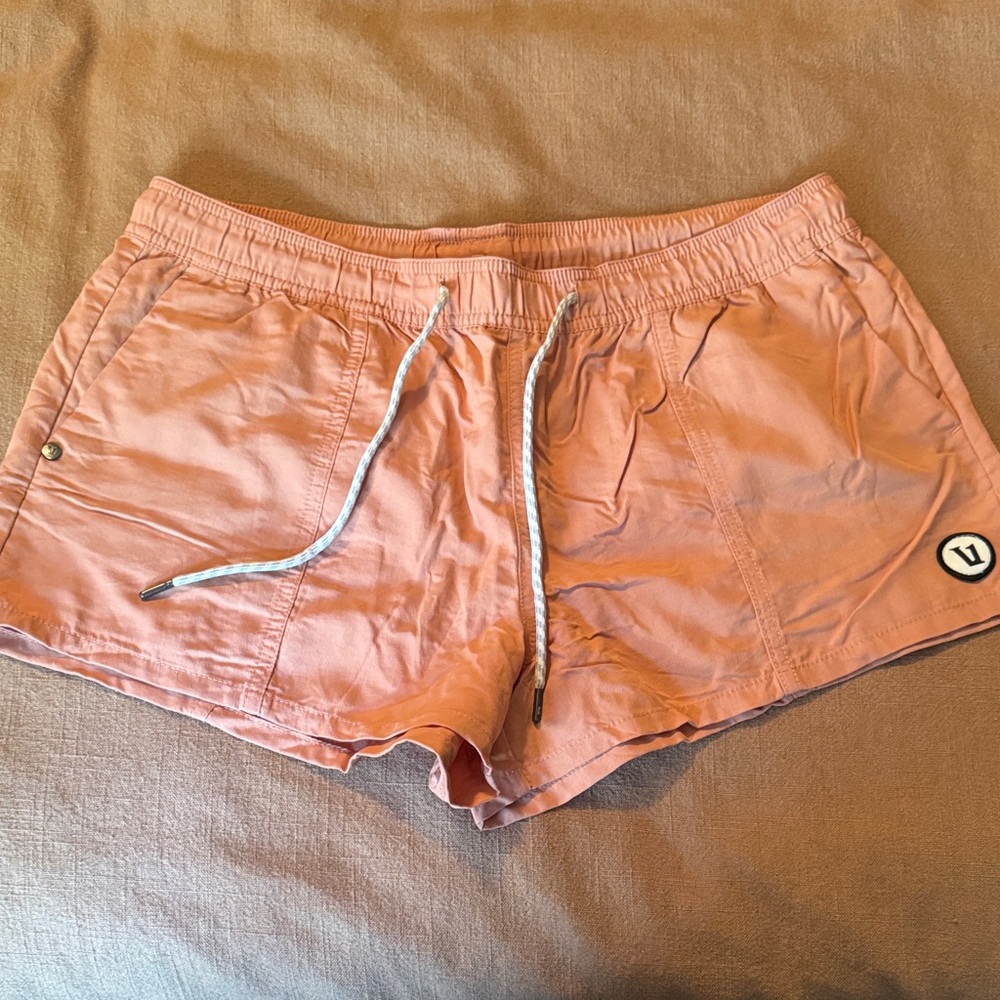 Vuori Sunwashed shorts, orange, medium